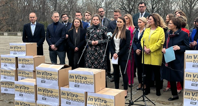 Refundacja in vitro. Do Sejmu trafia obywatelski projekt. Zebrano 0.5 mln podpisów