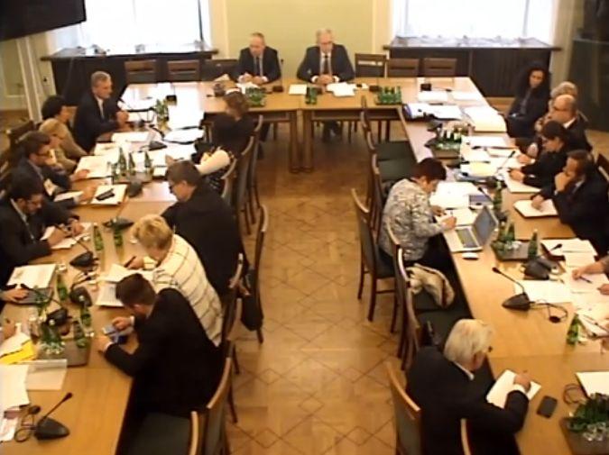 Posłowie niezainteresowani zmianami w POZ