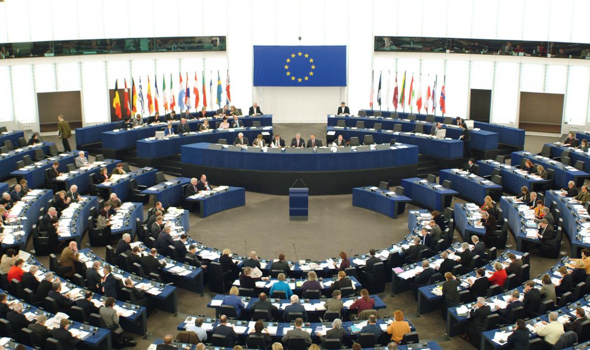 Parlament Europejski – Komisja ENVI przeciwko zakazowi stosowania żywności modyfikowanej genetycznie (GMO)
