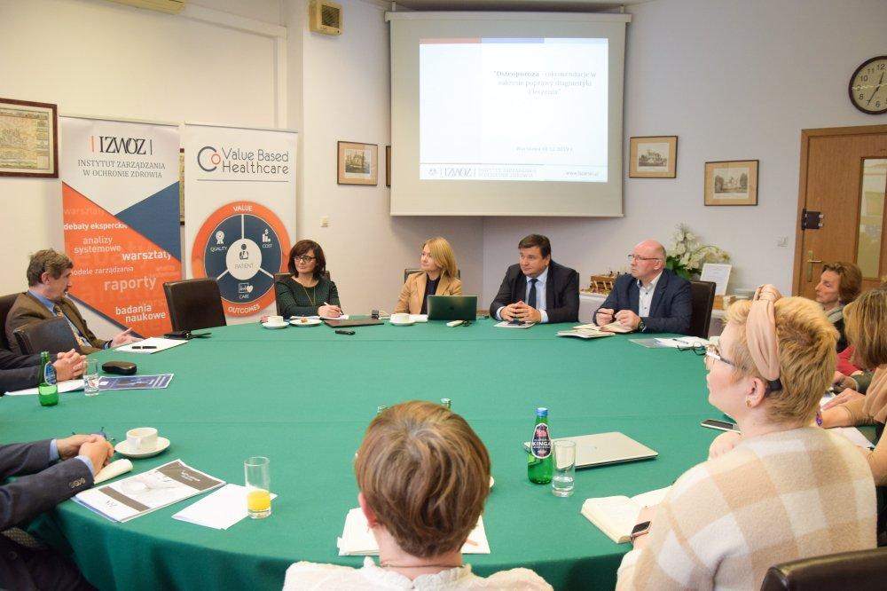 Osteoporoza, czyli cichy złodziej kości - jak poprawić diagnostykę i leczenie?