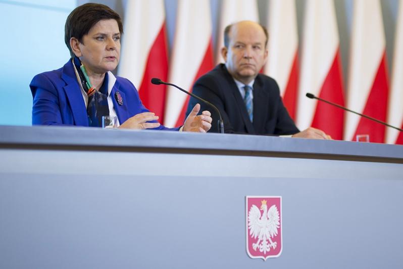 MZ: Gabinety lekarskie jednak nie wrócą do szkół