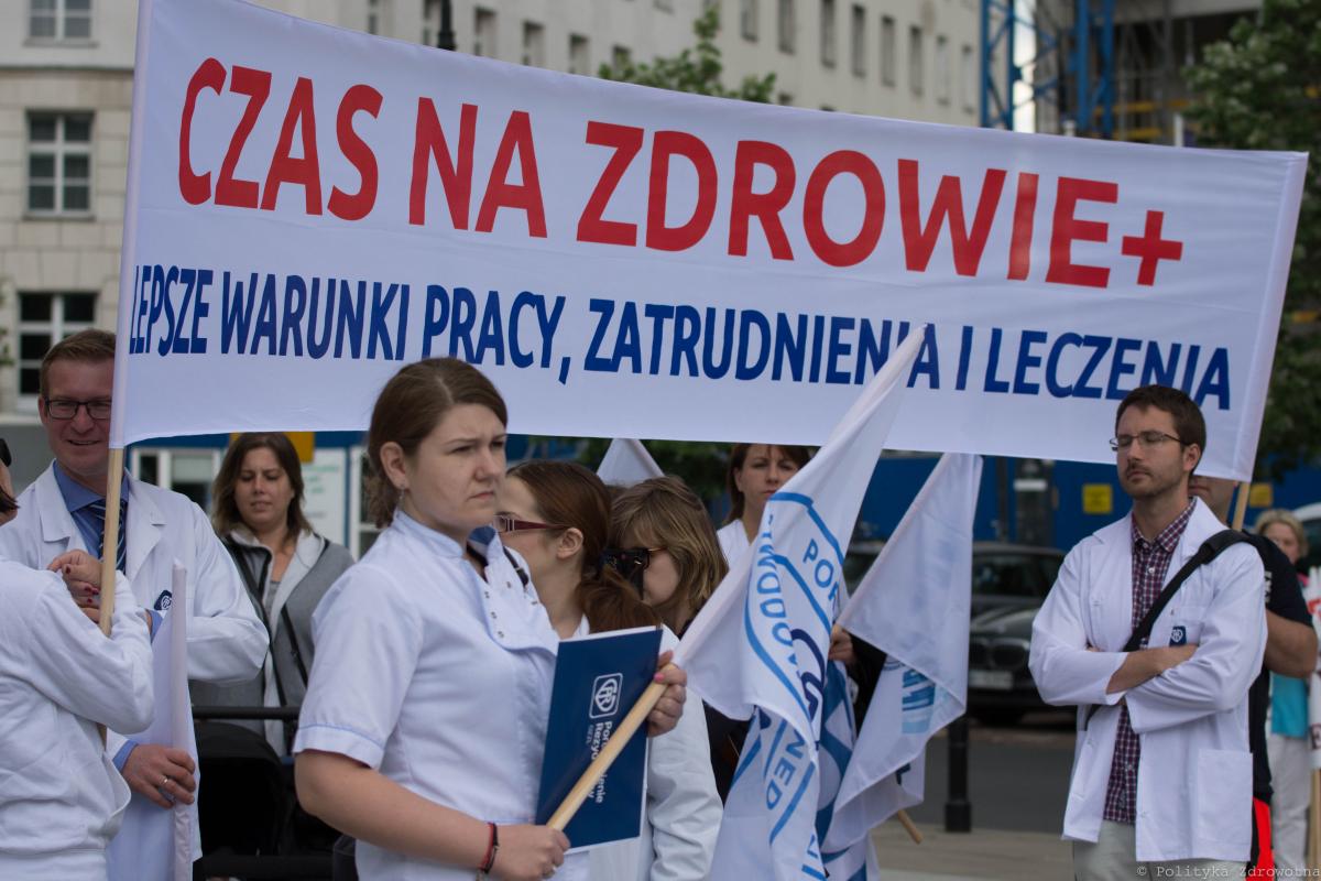 Czego dokładnie chcą młodzi lekarze? Ważne postulaty pozapłacowe