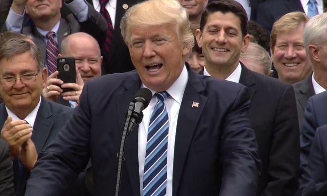 Trump grozi zablokowaniem dotacji na Obamacare