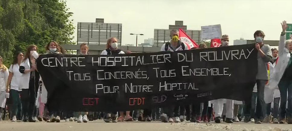Francja: protest medyków przerodził się w zamieszki
