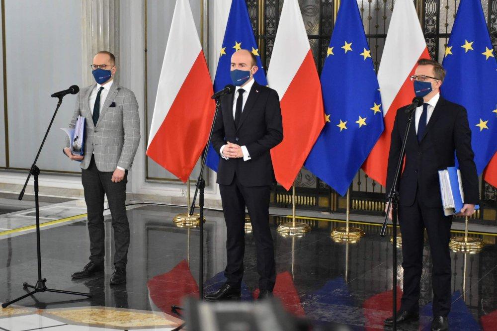 PO: chce powołania komisji śledczej ws. zakupów szczepionki p/COVID-19
