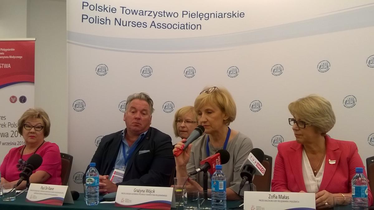 Płace, warunki pracy, kształcenie - czyli jak zatrzymać pielęgniarki w Polsce?