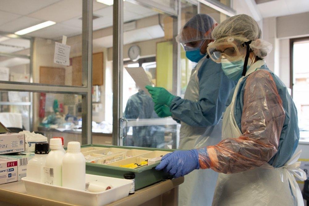 Epidemiolodzy: zmiana zaleceń dotyczących leczenia COVID-19