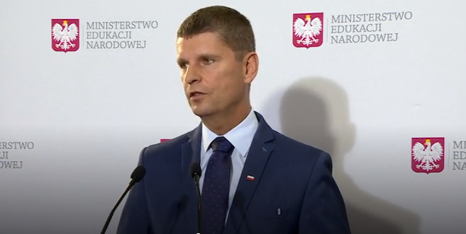 Minister Edukacji: 1 września powrót tradycyjnych zajęć w szkołach