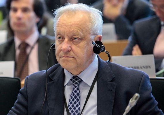Czy K. Radziwiłł poradzi sobie z liwkidacją NFZ? B. Piecha odpowiada i ocenia nowego ministra zdrowia