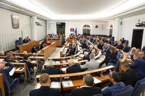 Senat znowelizował ustawy z tarczy antykryzysowej