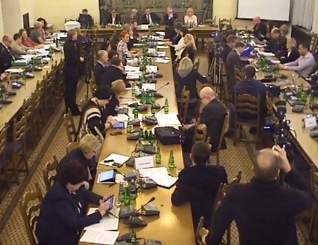 Komisja Zdrowia przyjęła projekt dot. medycznej marihuany