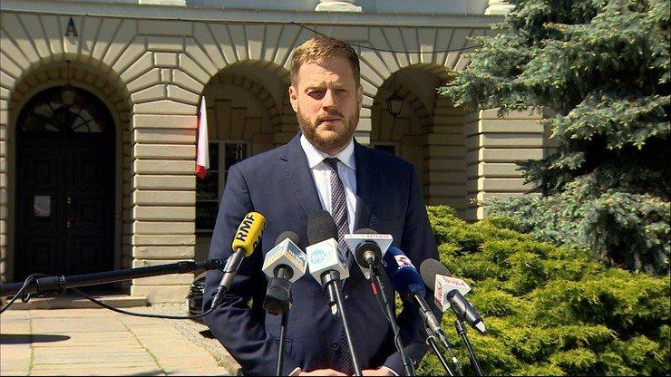 J.Cieszyński: informacje o wszystkich transakcjach MZ są na stronie resortu
