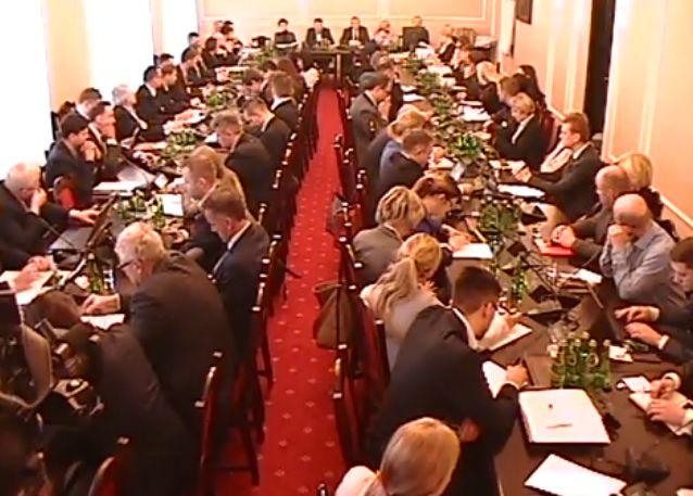PiS wycofuje z Sejmu projekt „apteka dla aptekarza”