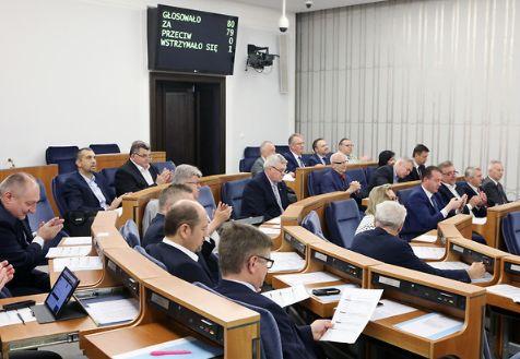 Senat przyjął ustawę o leczniczej marihuanie