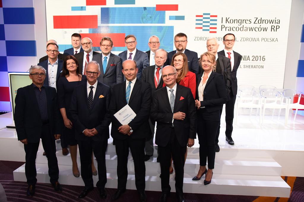 Eksperci przekazali K. Radziwiłłowi księgę rekomendacji
