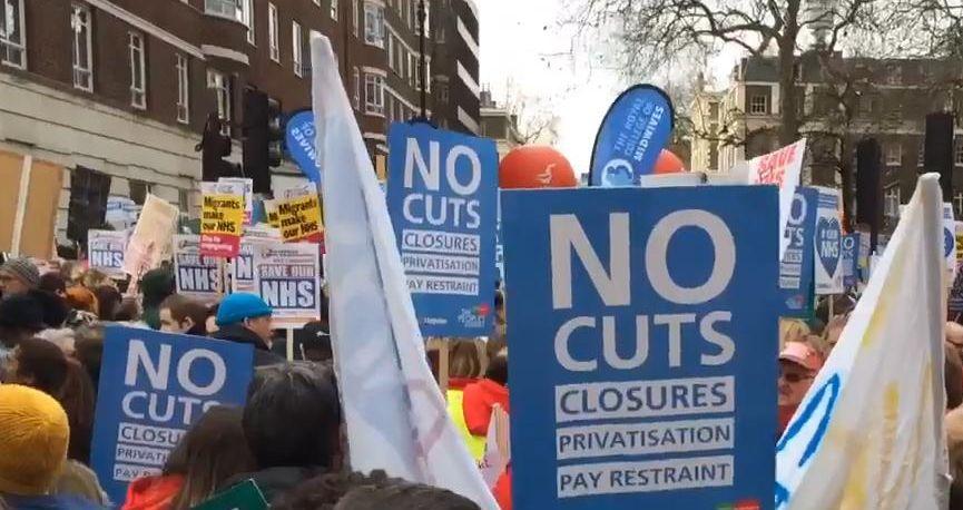 UK: protesty w obronie NHS