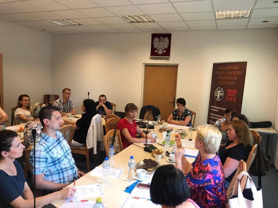 Fizjoterapeuci żądają wyjaśnień od premier Szydło