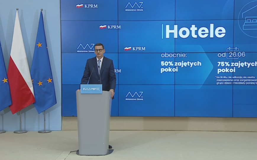 Rząd łagodzi obostrzenia na wakacje