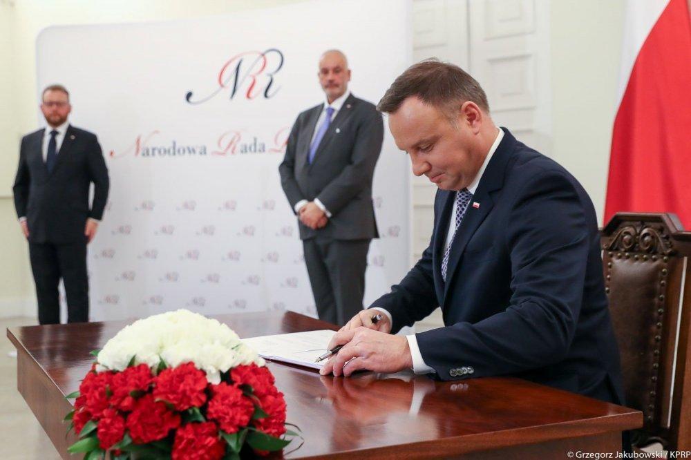 Prawo farmaceutyczne, e-zdrowie - Prezydent podpisał ustawy