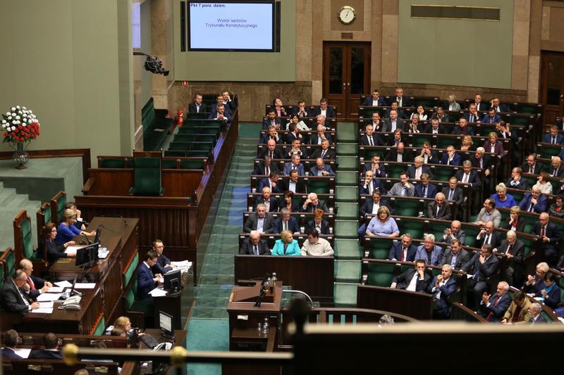 Sejm przegłosował poprawki do 2 ustaw: o informatyzacji i produktach biobójczych