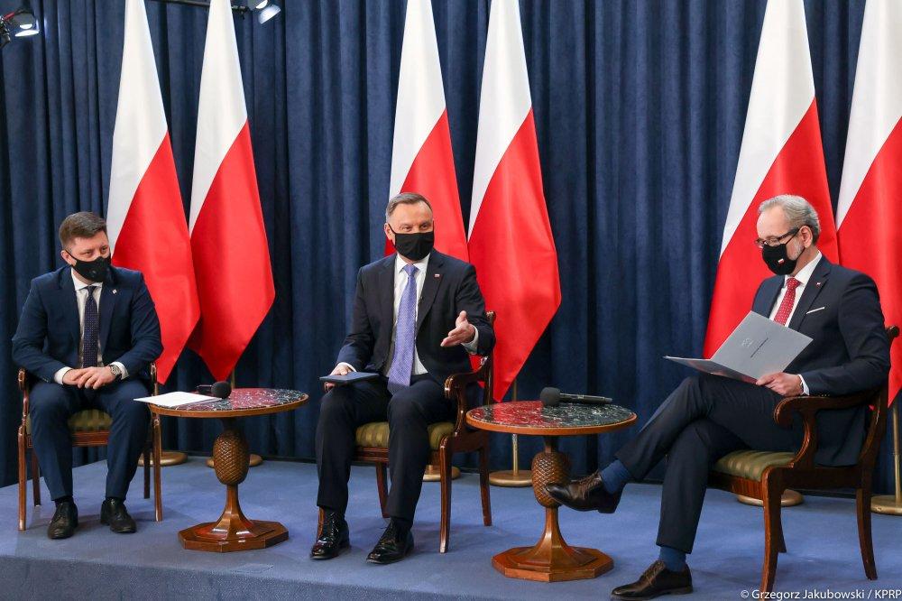Rząd: nie będzie dodatkowych przywilejów dla osób zaszczepionych