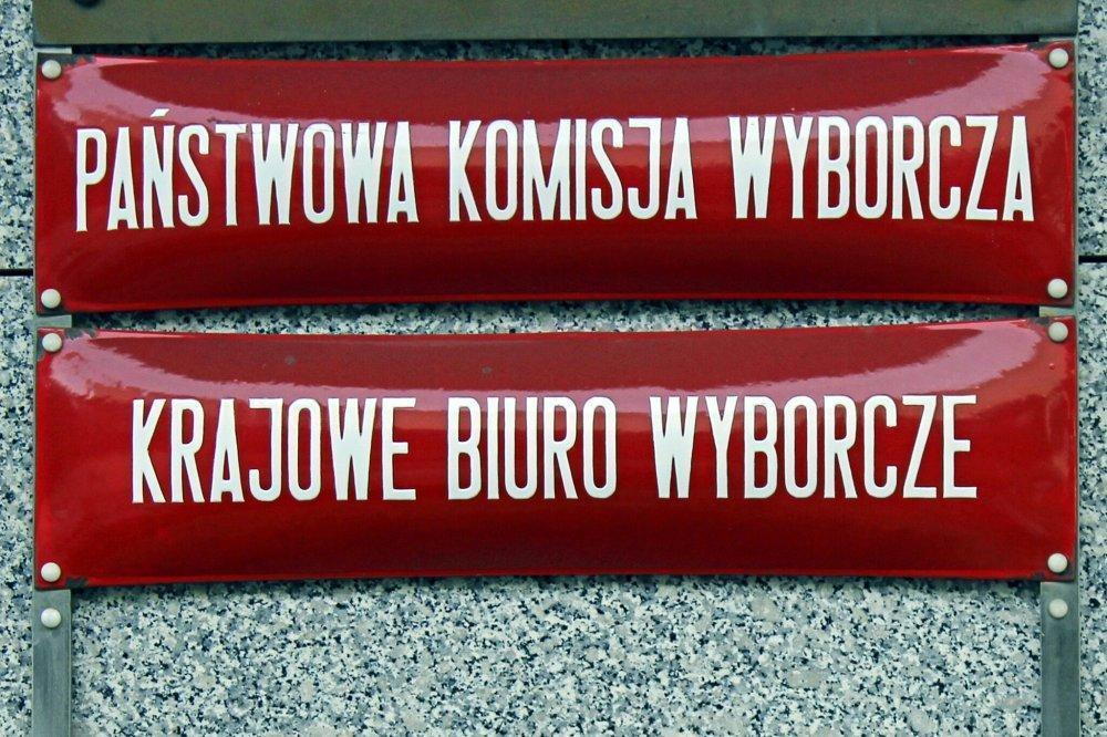 Głosowanie korespondencyjne w kilku gminach. Po południu rekomendacje dla PKW