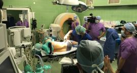 Tarnów/ Nowatorska operacja wszczepienia przeciwbólowego neurostymulatora rdzeniowego