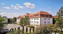 Jeden wykładowca od kilku przedmiotów na medycynie w Cieszynie. Absurdów w kształceniu medyków ciąg dalszy