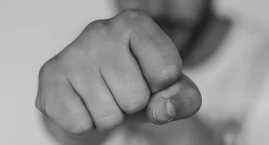 Psycholog: Przemoc stosują kobiety i mężczyźni