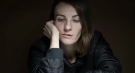 Samotność z depresją i lękiem, zwiększa ryzyko samob&hellip;