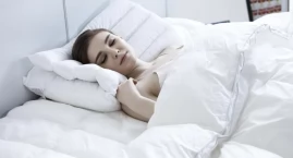 Zaburzenia snu mogą sygnalizować ryzyko demencji na wiele lat przed diagnozą