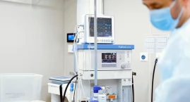 Pionierskie operacje z użyciem sztucznej inteligencji i robota da Vinci w Rzeszowie – przełom w chirurgii onkologicznej