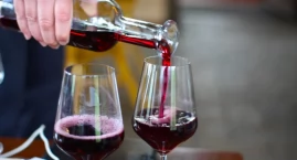 Renta alkoholowa 2025 – komu przysługuje, ile wynosi i jak ją uzyskać?