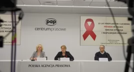 Profilaktyka i leczenie HIV/AIDS w Polsce wciąż napotykają bariery systemowe