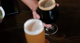 Raport Brainlab: Piwo 0 proc. utrwala kulturę picia. 37 proc. młodych traktuje je jako alkohol