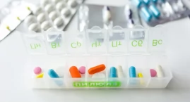 NFZ jednoznacznie o wykazie A. Technicy farmaceutyczni bez prawa do wydawania leków bardzo silnie działających