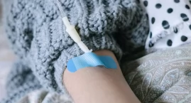 Szpiczak plazmocytowy – „moment nawrotu podcina skrzydła”. Nowe terapie wydłużają życie i czas bez choroby
