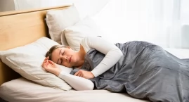 Uderzenia gorąca i problemy ze snem: jak kobiety radzą sobie z objawami menopauzy?