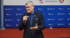 Pułapka „bezpiecznej” chmury. Grzesiowski: dzieci i młodzież coraz częściej sięgają po nikotynę