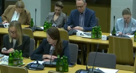 Programy lekowe w chaosie. „System oszczędza na pacjentach bardzo chorych” – kolejki i walka o dostęp do terapii