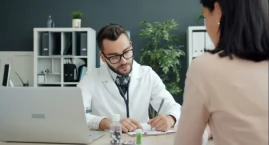 Gastroskopia przez nos to mniej bólu i stresu dla pacjentów. Czy badanie jest refundowane przez NFZ?