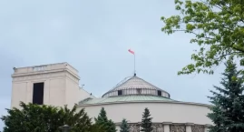 Sejmowa podkomisja popiera Lex Szarlatan