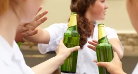 Wakacje 2026: dzieci sięgają po alkohol. Sejm pracuj&hellip;