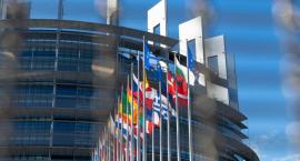 Europarlament zajmie się walką z rakiem i paszportami covidowymi