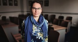 Starsi lekarze nie radzili sobie z emocjami i przepracowaniem, topili smutki w alkoholu