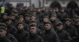 NFZ o monitoringu wolnych łóżek covidowych przez żołnierzy