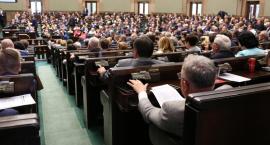 Miliard na nadwykonania z pozytywną opinią Komisji Finansów Publicznych