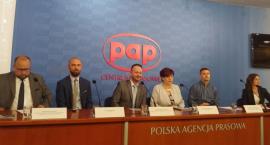 Polacy boją się braku leków w aptekach. Badanie polskich producentów