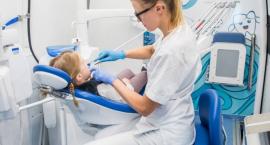 NFZ: z leczenia w dentobusach skorzystało już kilka tysięcy dzieci
