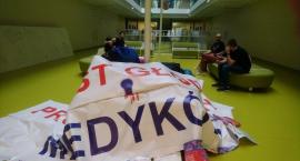 Fizjoterapeuci i diagności zawieszają protest. Od 1 lipca 500 zł?